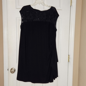 R&M Richards, blk dress, size 16 lace sequins Rouching‎ at right of waist